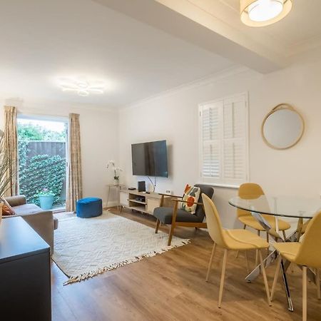 Lovely 1 Bed Apartment With Free Parking & Garden Cambridge-i reptér Kültér fotó