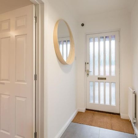 Lovely 1 Bed Apartment With Free Parking & Garden Cambridge-i reptér Kültér fotó