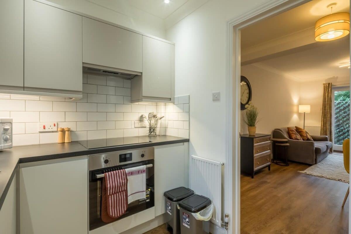 Lovely 1 Bed Apartment With Free Parking & Garden Cambridge-i reptér Kültér fotó